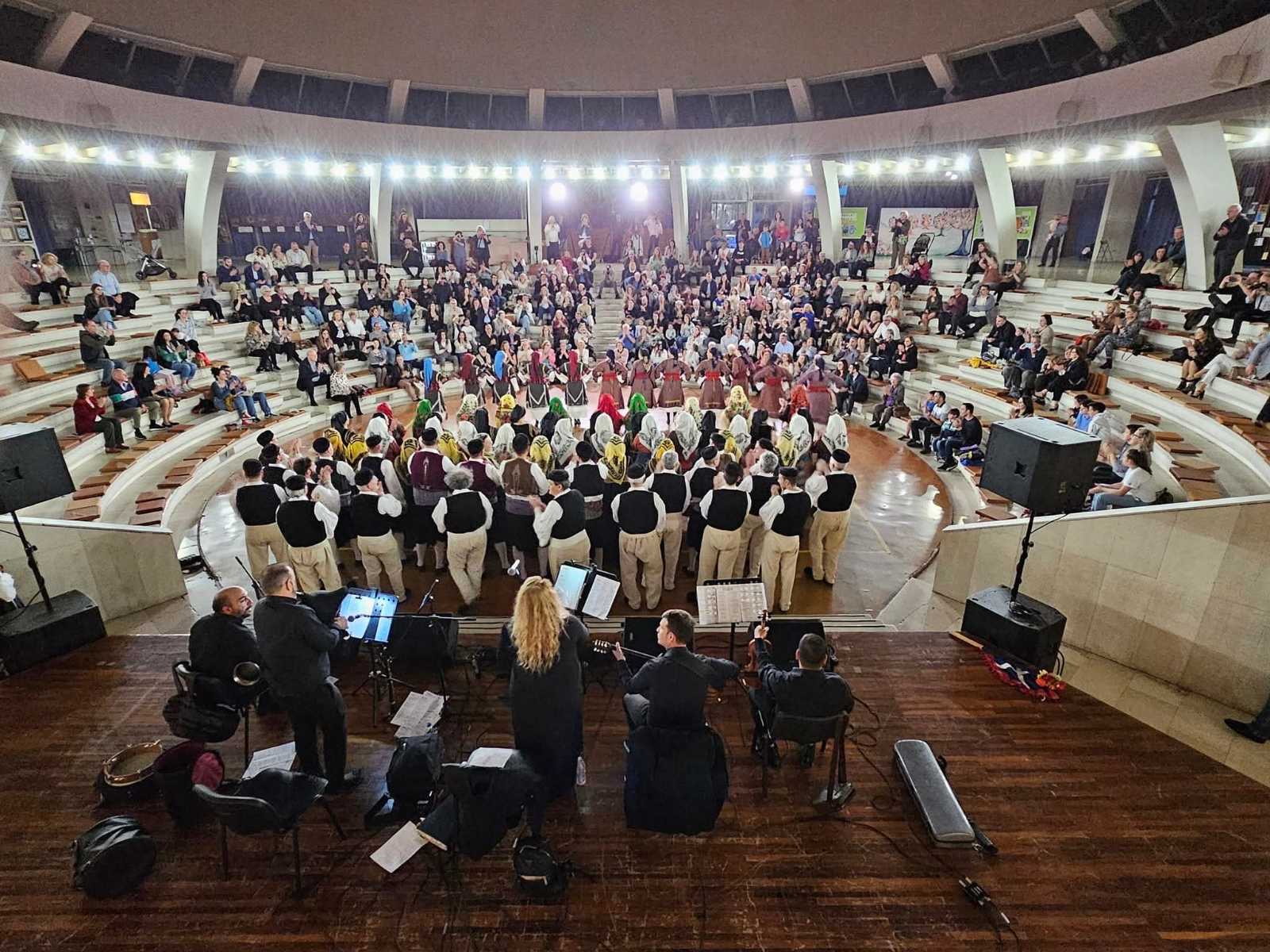 Παράσταση σε ιστορικό θέατρο